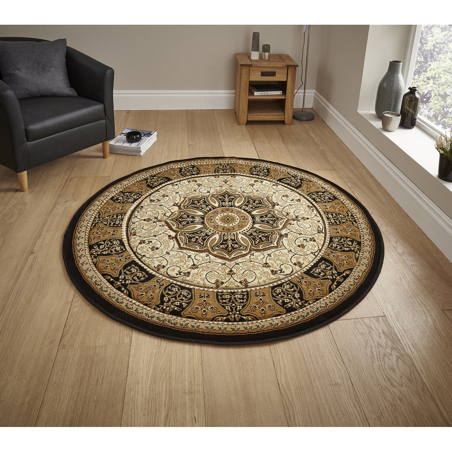 Heritage4400BlackCreamCircle_1.jpg