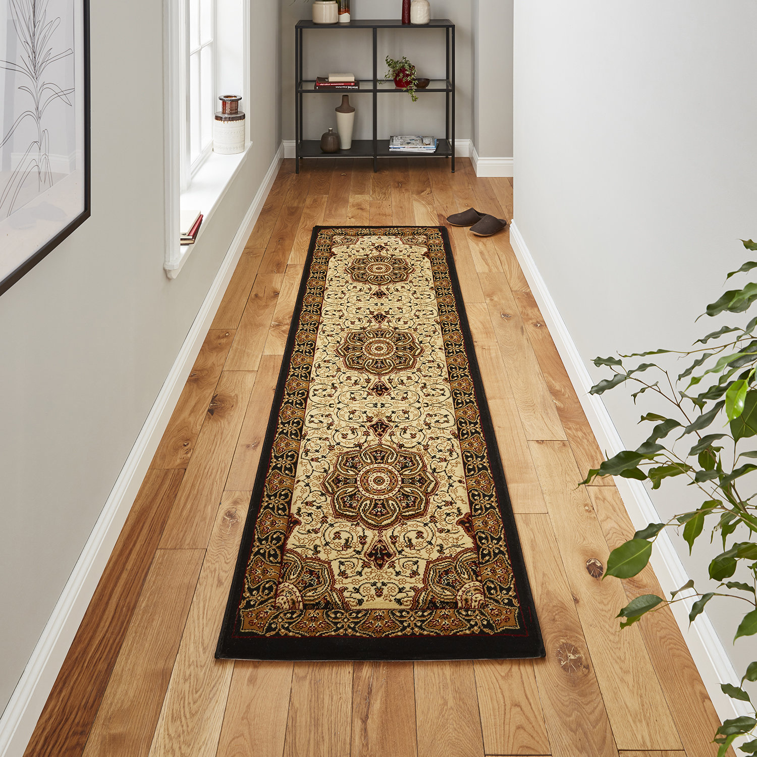Heritage4400BlackCreamRunner_1.jpg